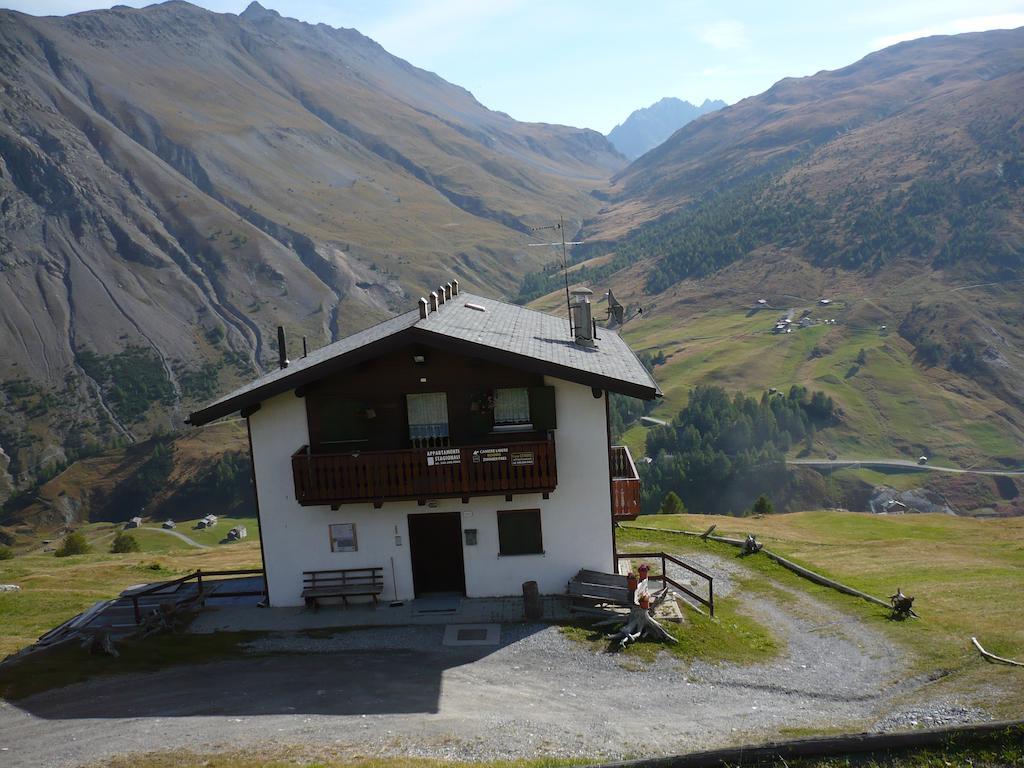 Apartamento Casa Gembre Livigno Habitación foto